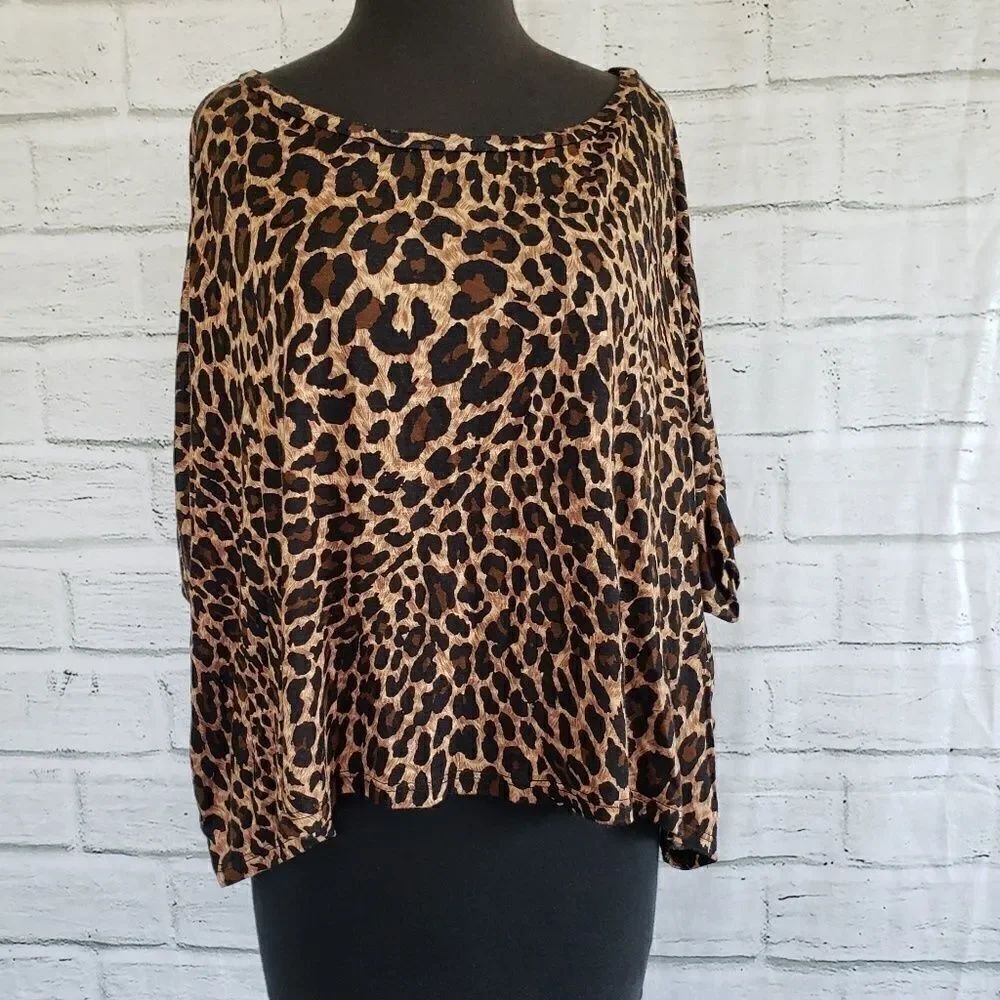 Lush cropped box cut oversized animal print shirt womens size small soft